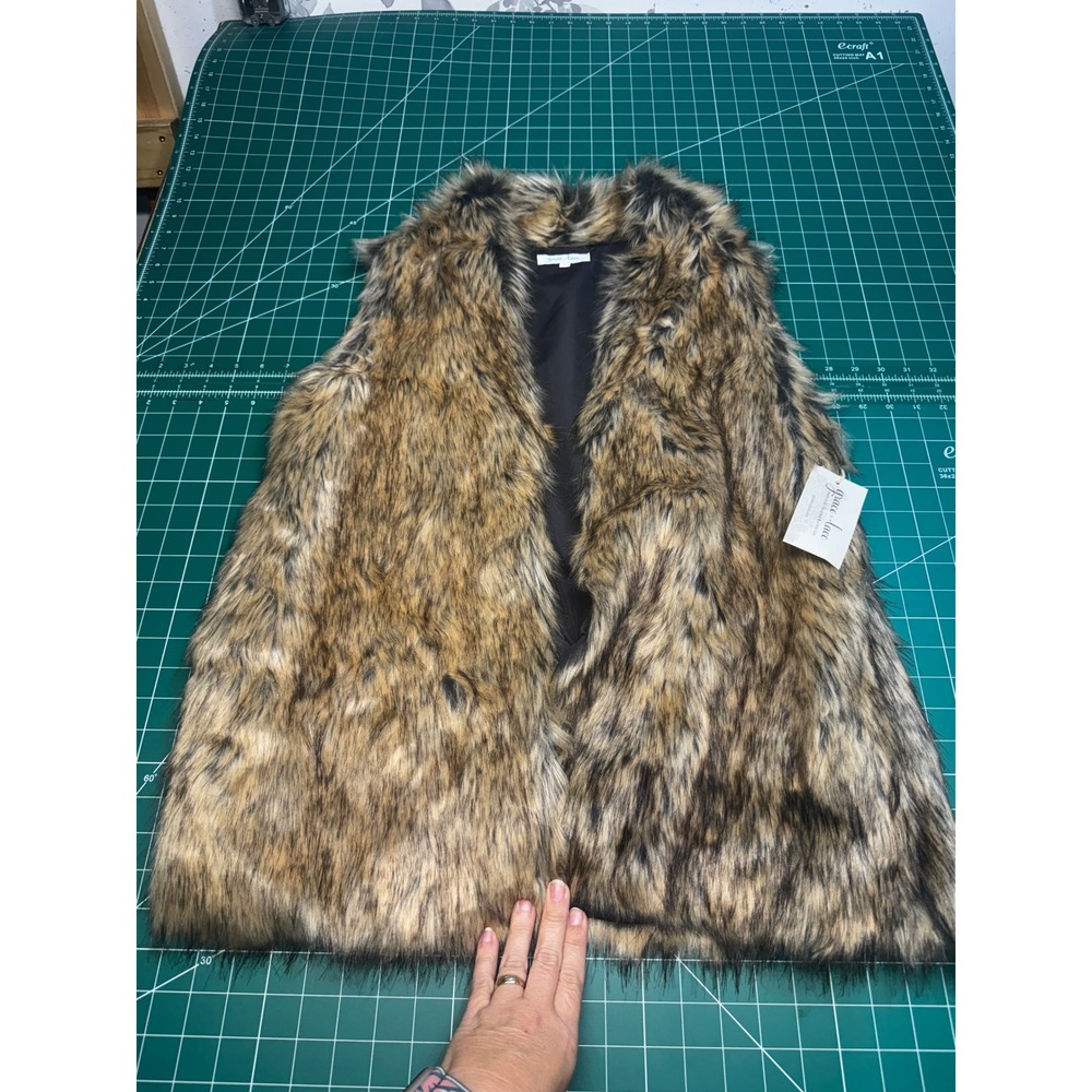 Grace & Lace Faux Fur Vest Brown Black Multi Tonal Open Front Womens Medium NWT